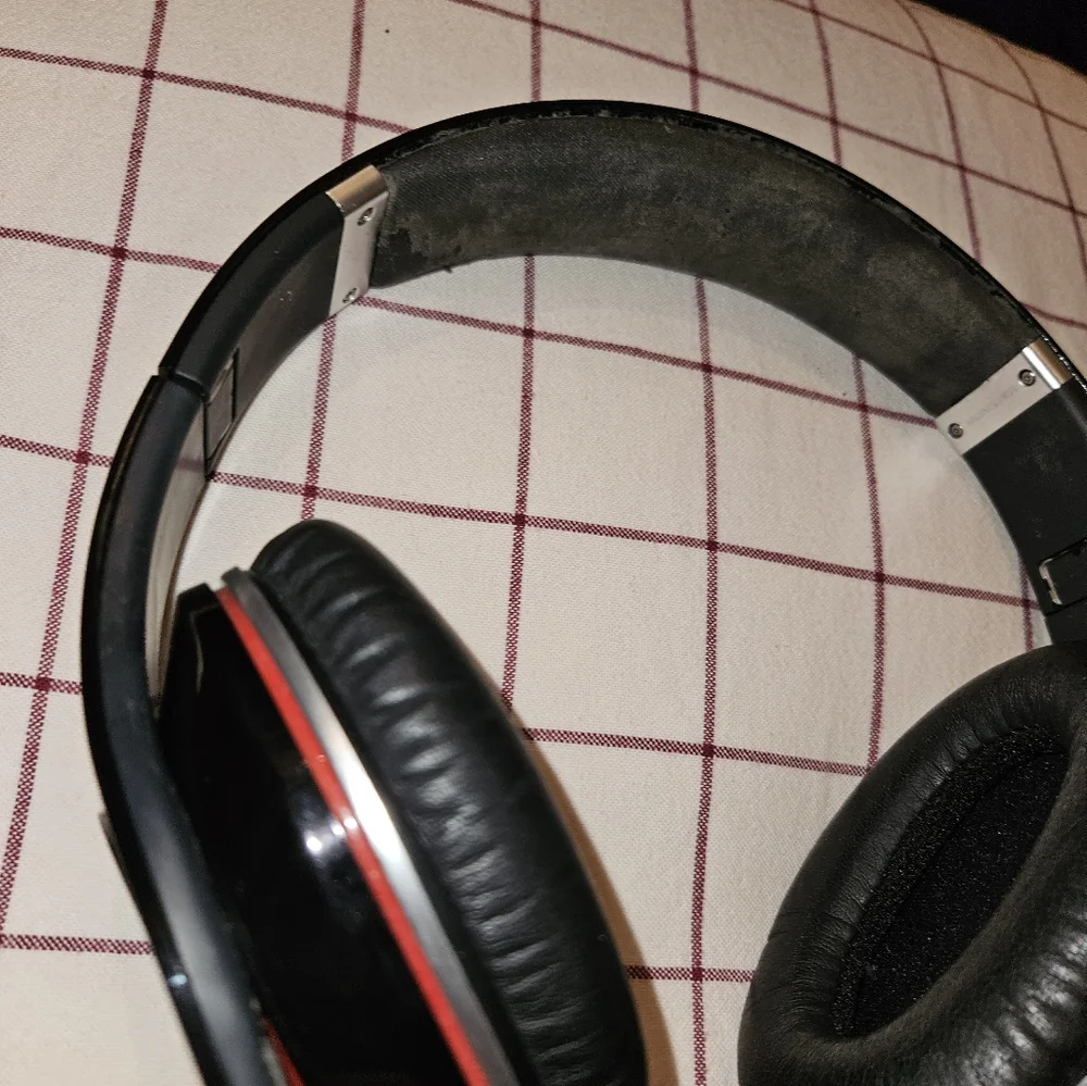 Beats - Picture 3 of 5